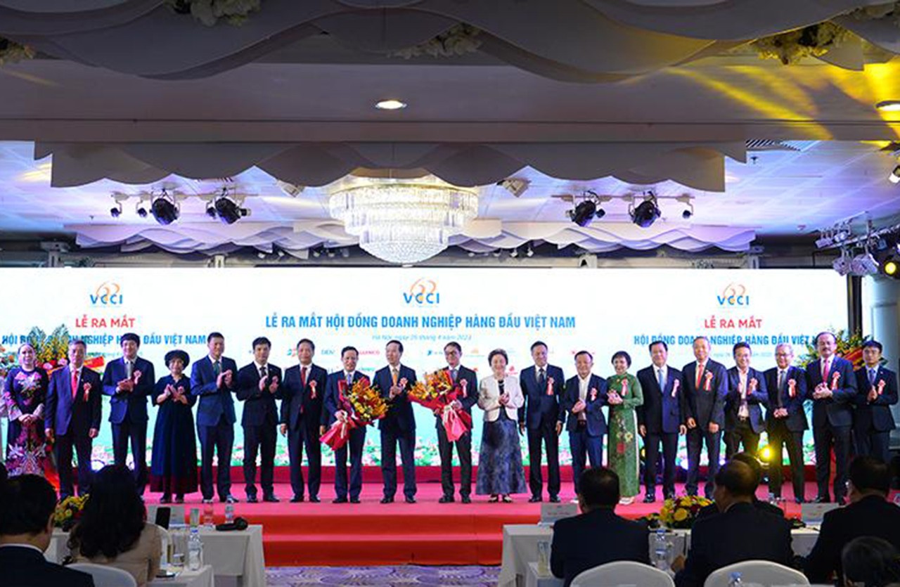 VCCI ra mắt Hội đồng Doanh nghiệp hàng đầu Việt Nam tại Lễ kỷ niệm.
