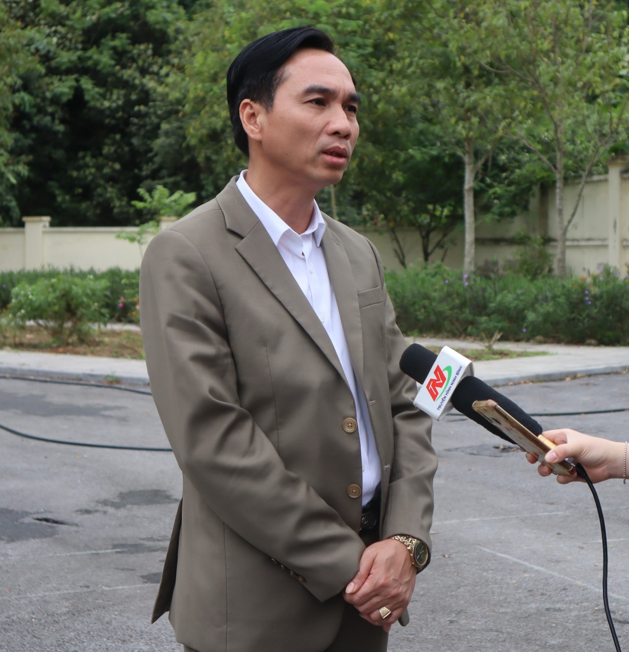 Ông Bùi Văn Thể, Phó ban quản lý Chương trình hỗ trợ phát triển huyện Nho Quan (Ảnh: Hạnh Trần).