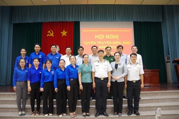 trung tam bao dam ky thuat vung 2 hai quan tuyen truyen ve bien dao