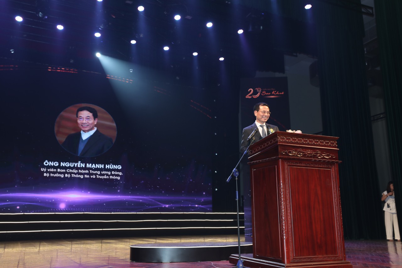Bộ trưởng Bộ Thông tin và Truyền thông Nguyễn Mạnh Hùng phát biểu tại Lễ trao giải.