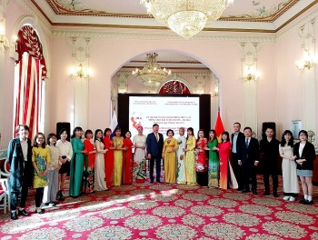 cong dong nguoi viet vung primoryen nga ki niem 48 nam ngay giai phong mien nam