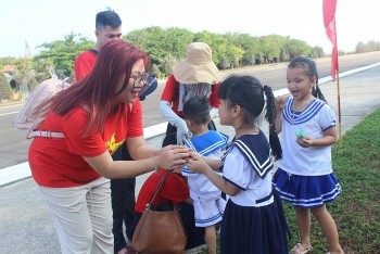lap lanh nhung nu cuoi tre tho truong sa