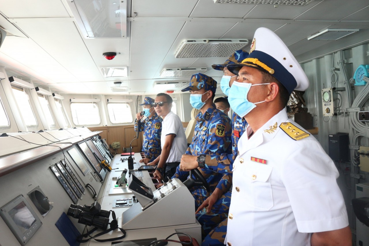 Tàu 015-Trần Hưng Đạo đến Singapore tham gia các hoạt động đối ngoại quốc tế