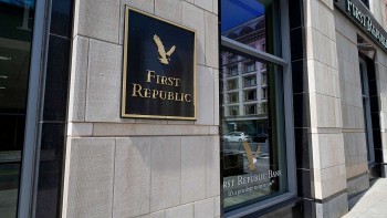 Ngân hàng First Republic chính thức được cứu, rủi ro khủng hoảng ngân hàng Mỹ tạm ngưng