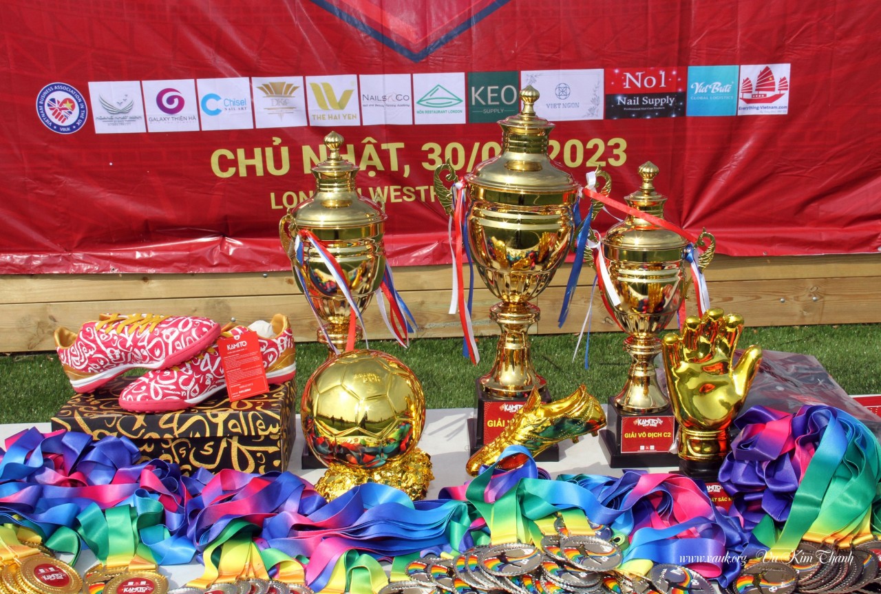 21 đội bóng tham dự giải bóng đá cộng đồng người Việt tại Anh