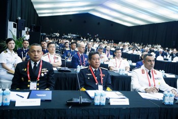 Việt Nam tham dự Hội nghị An ninh Hàng hải quốc tế lần thứ 8 tại Singapore Việt Nam tham dự Hội nghị An ninh Hàng hải quốc tế lần thứ 8 tại Singapore