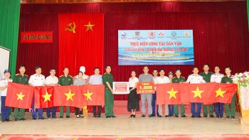 nghe an tang 1000 la co to quoc kham chua benh va cap phat thuoc mien phi cho ngu dan