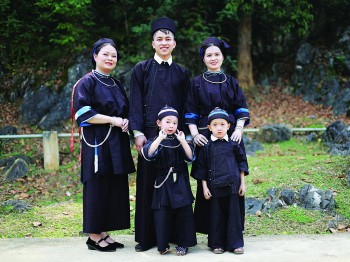 Nét đẹp trang phục dân tộc Nùng An