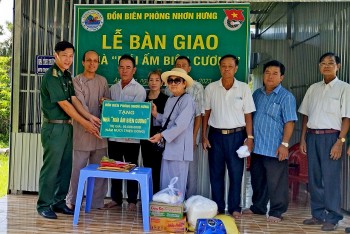 Trao tặng “Mái ấm biên cương” cho 2 hộ gia đình nghèo nơi biên giới An Giang