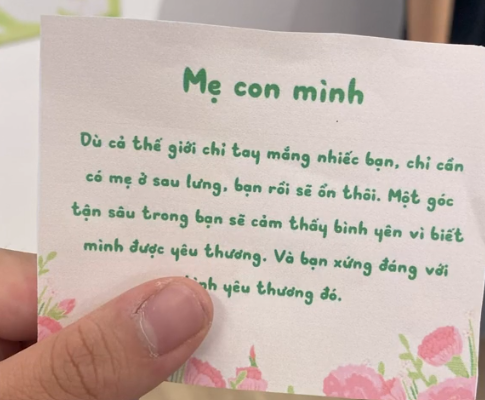 Chạm tới những cảm xúc đặc biệt tại triển lãm "Mẹ con mình"