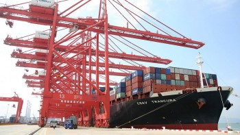 Xuất khẩu Trung Quốc tăng trưởng vượt mọi dự báo