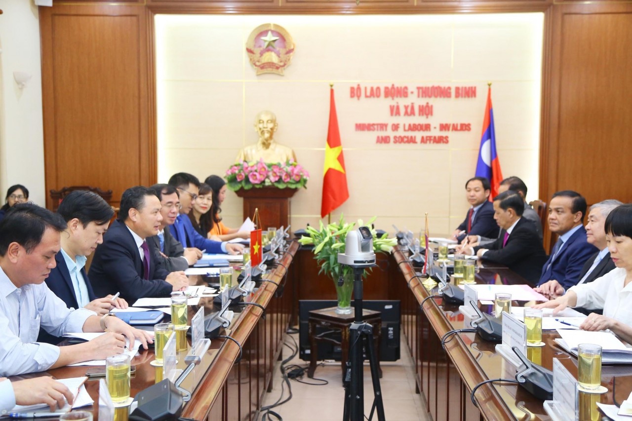 Việt Nam chia sẻ kinh nghiệm giúp Lào sửa đổi, bổ sung Luật Bảo hiểm xã hội