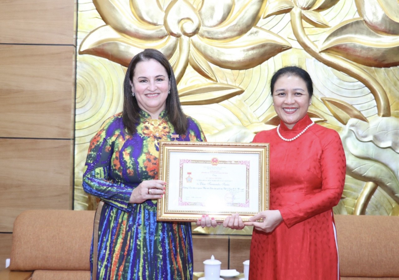Vinh danh Trưởng đại diện UN Women tại Việt Nam vì những nỗ lực thúc đẩy bình đẳng giới