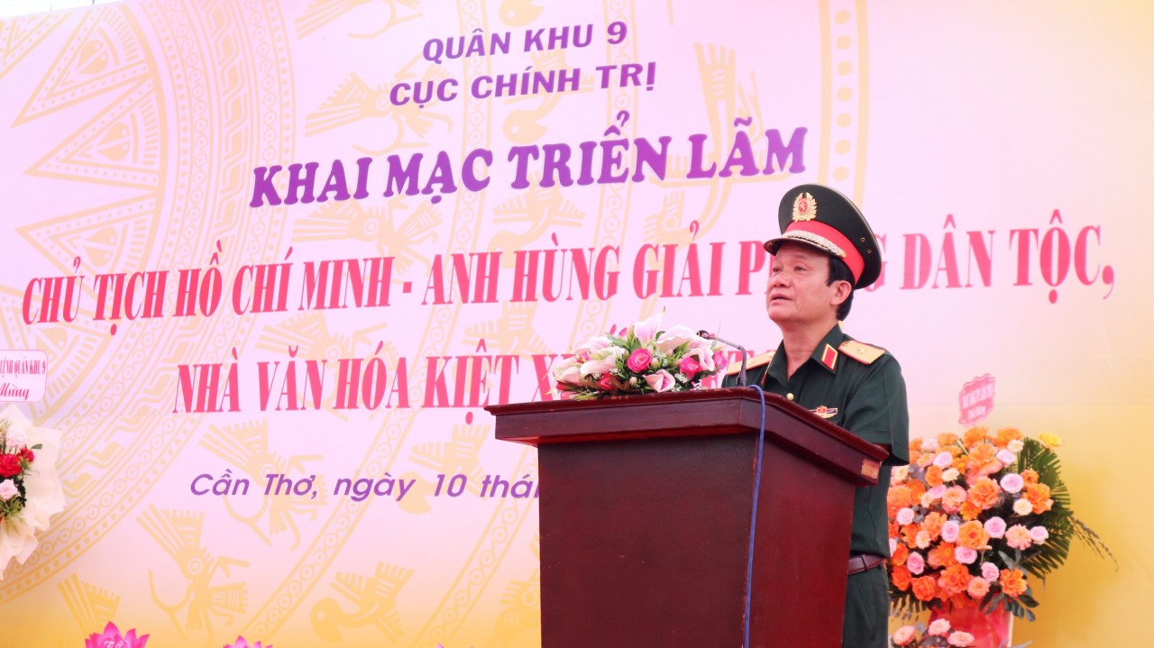 Khai mạc triển lãm “Chủ tịch Hồ Chí Minh - Anh hùng giải phóng dân tộc - Nhà văn hóa kiệt xuất Việt Nam”