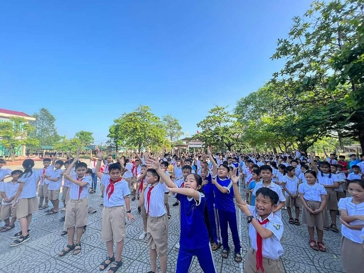 Friends of Project RENEW mong muốn góp phần khắc phục hậu quả chiến tranh tại Quảng Ngãi, Kon Tum