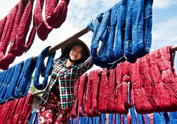 Nghề dệt choàng ở Đồng Tháp: Cung ứng gần 2 triệu sản phẩm khăn rằn mỗi năm