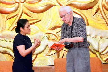 Giới thiệu, quảng bá văn học Việt Nam với bạn đọc Đức Giới thiệu, quảng bá văn học Việt Nam với bạn đọc Đức