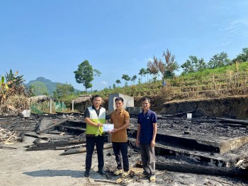 GNI hỗ trợ gia đình trẻ bảo trợ ở Hà Giang khắc phục hậu quả sau hỏa hoạn