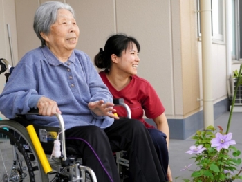 Điều dưỡng viên Việt Nam tại Nhật Bản: “Tôi truyền lại kỹ năng nghề cho bạn trẻ ở quê nhà”