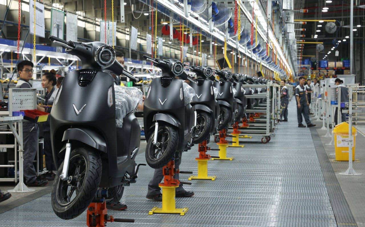 Thị trường xe máy điện ngày càng phát triển nhờ nỗ lực đầu tư bài bản của các thương hiệu như VinFast.