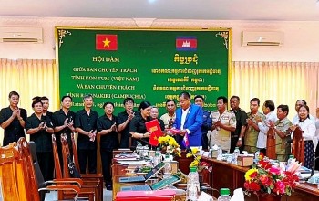 trong tha ng 6 kon tum to chu c dua 4 hai cot liet si vie t nam hy sinh tai campuchia ve nuo c an ta ng