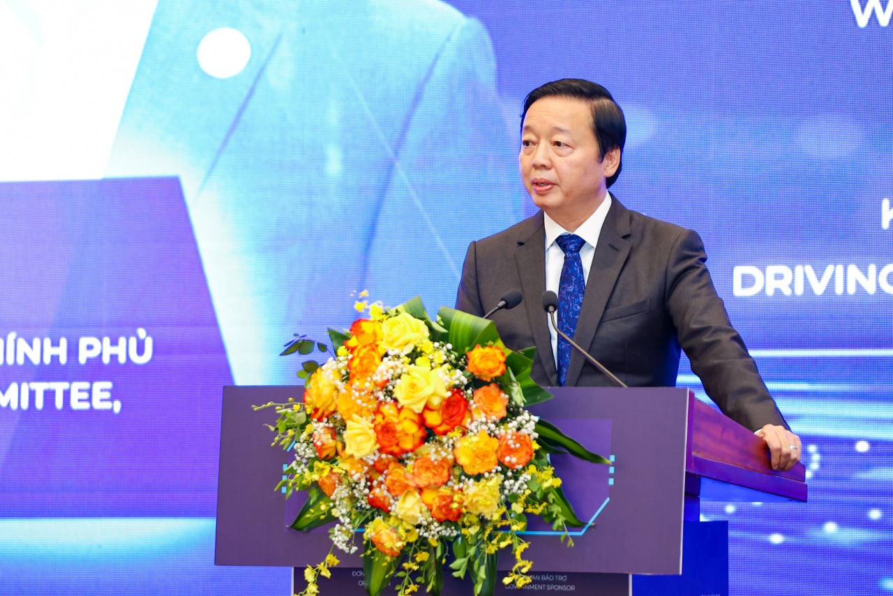 Phó Thủ tướng Trần Hồng Hà tại Phiên khai mạc Vietnam Asia DX Summit 2023.