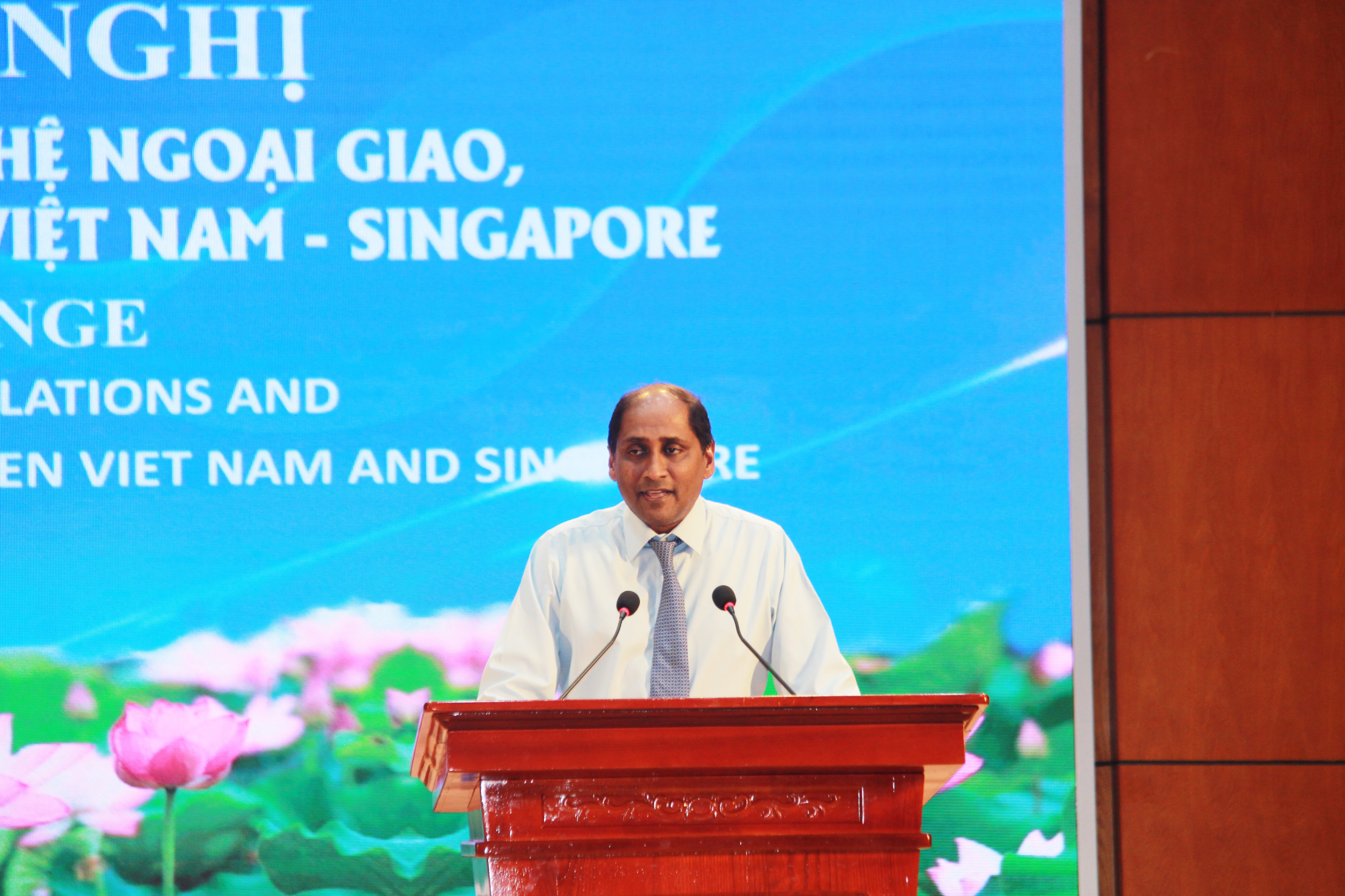 Đại sứ đặc mệnh toàn quyền Cộng hòa Singapore tại Việt Nam Jaya Ratnam 
