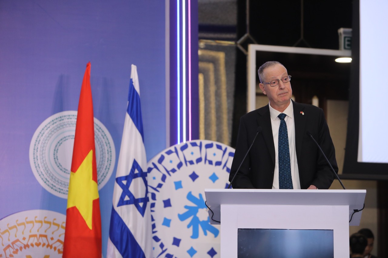 Đại sứ Israel tại Việt Nam Yaron Mayer phát biểu tại buổi lê.