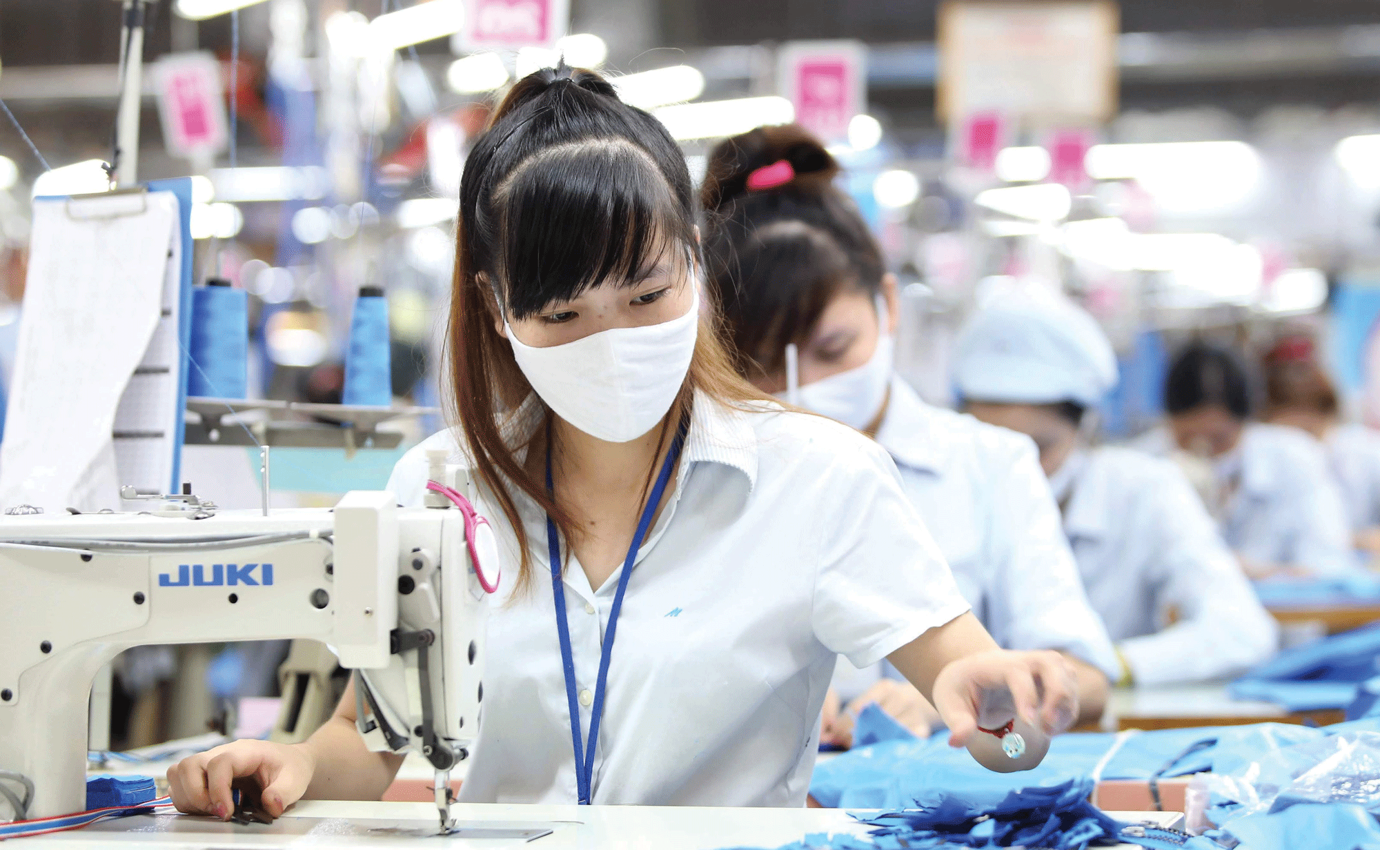 Nhu cầu tuyển dụng lao động của ngành dệt may sụt giảm gần 20% so với khi thị trường bình ổn trước dịch COVID-19.