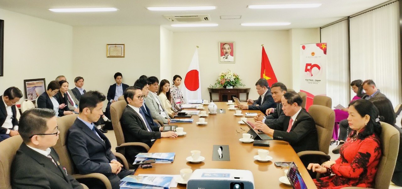 Đoàn công tác tỉnh Bình Định đến thăm và làm việc với Tổng Lãnh sự quán Việt Nam tại Osaka, Nhật Bản.