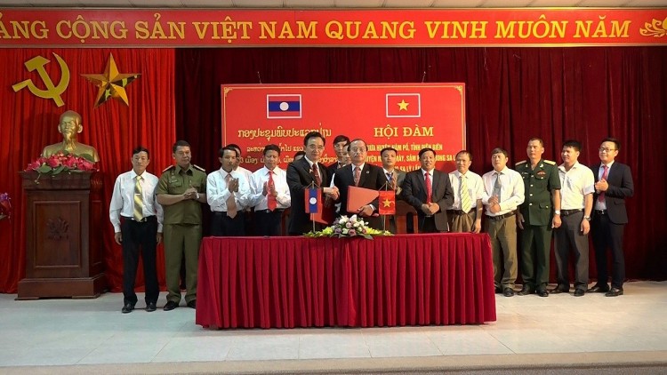 Nậm Pồ (Điện Biên) tô thắm tình hữu nghị Việt - Lào