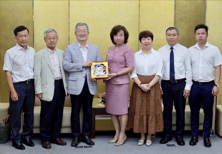 Tài trợ cho học sinh khuyết tật tại Quảng Trị, Quảng Bình và TP. Đà Nẵng