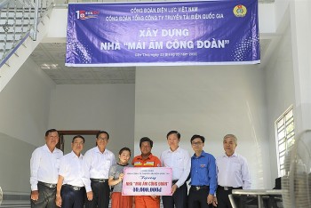 EVNNPT: Người lao động là trung tâm của sự phát triển