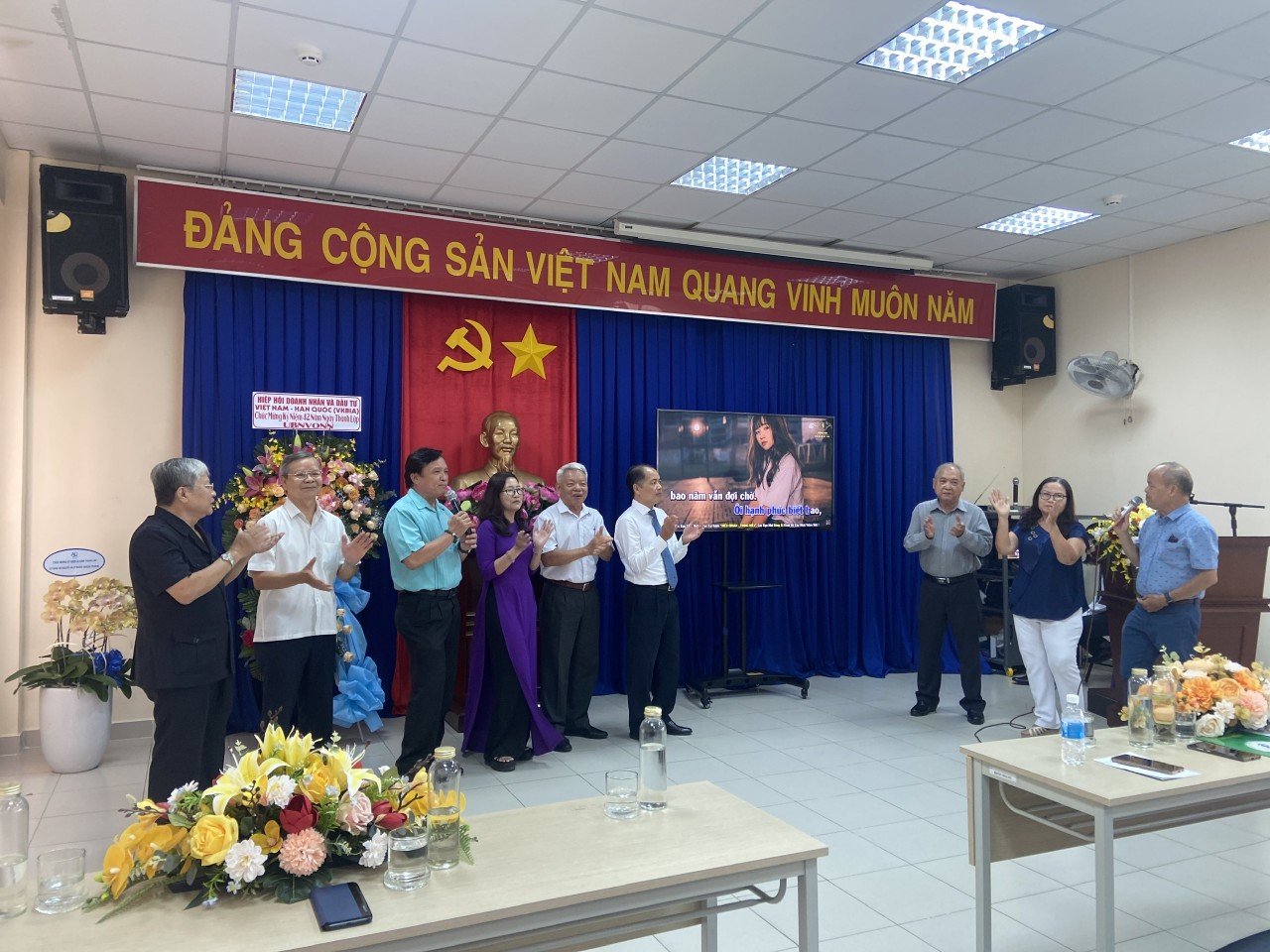 "Cầu nối" hiệu quả thu hút và phát huy nguồn lực kiều bào trong hơn 40 năm