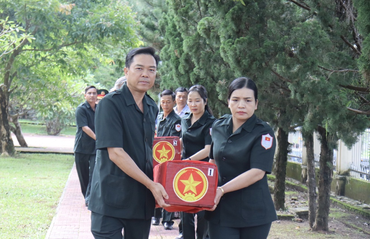 Kon Tum tổ chức Lễ đón nhận, hồi hương 8 hài cốt liệt sĩ Việt Nam hy sinh tại Lào