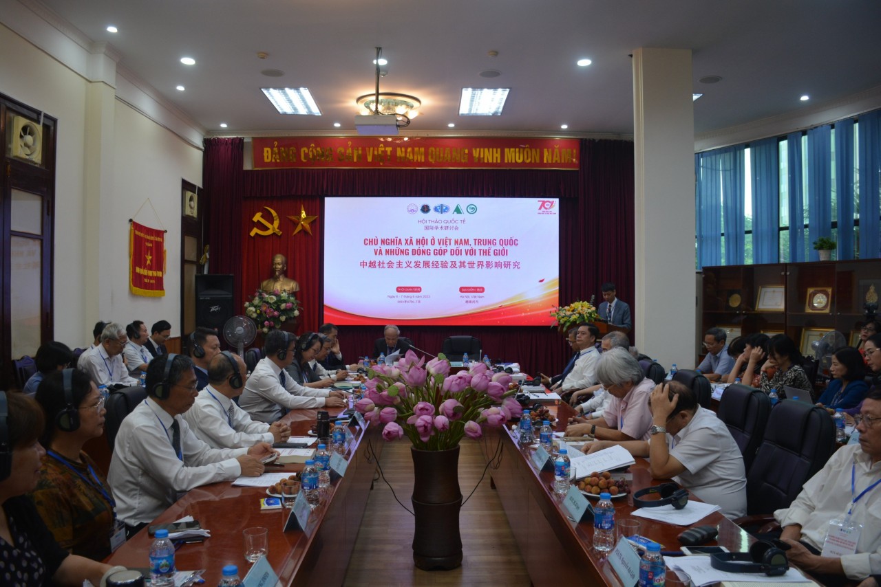 Hơn 80 nhà khoa học Việt Nam và Trung Quốc chia sẻ kinh nghiệm xây dựng chủ nghĩa xã hội