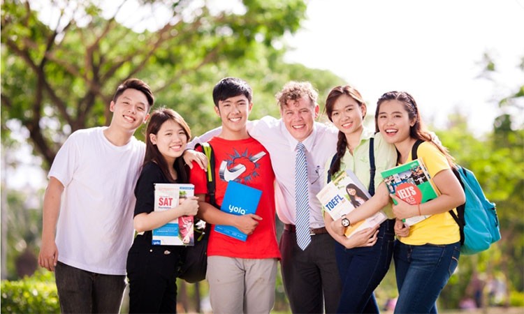 Các du học sinh Việt Nam tại Singapore (Ảnh: thongtinduhocsingapore.com).