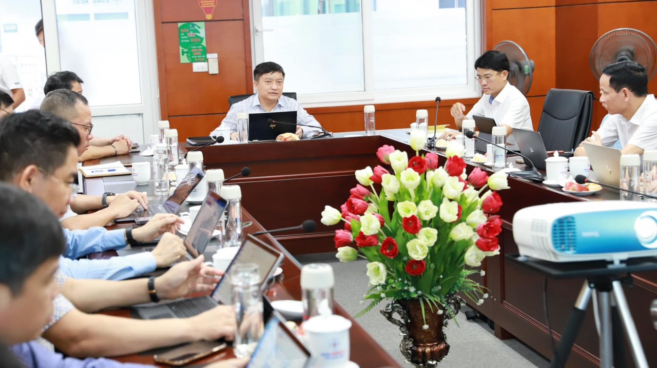 Đoàn công tác của HĐTV EVNGENCO1 làm việc tại Công ty Nhiệt điện Nghi Sơn sáng ngày 9/6
