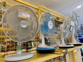 Sẽ công khai tên các cơ sở kinh doanh thiết bị điện trục lợi mùa nắng nóng