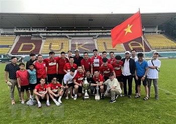 Đội bóng của cộng đồng người Việt vô địch Giải Bóng đá Thượng viện Séc