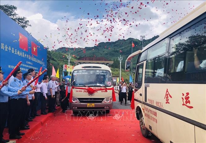 Thông xe tuyến vận tải hành khách quốc tế Lai Châu (Việt Nam) và Vân Nam (Trung Quốc)