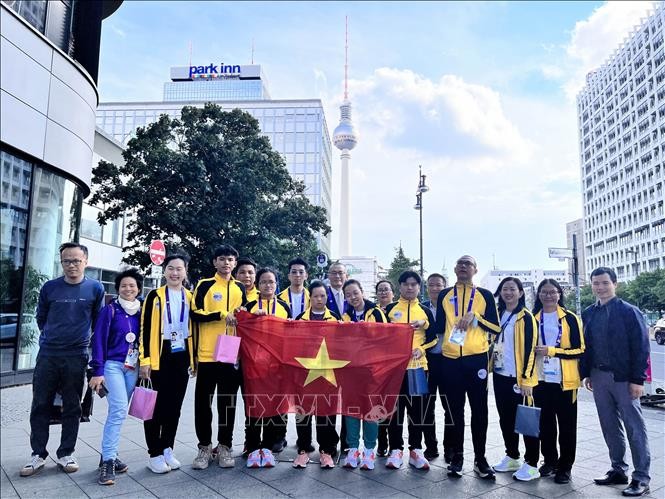 Lãnh đạo Đại sứ quán tới thăm hỏi, động viên đoàn thể thao Việt Nam tham dự Special Olympics.