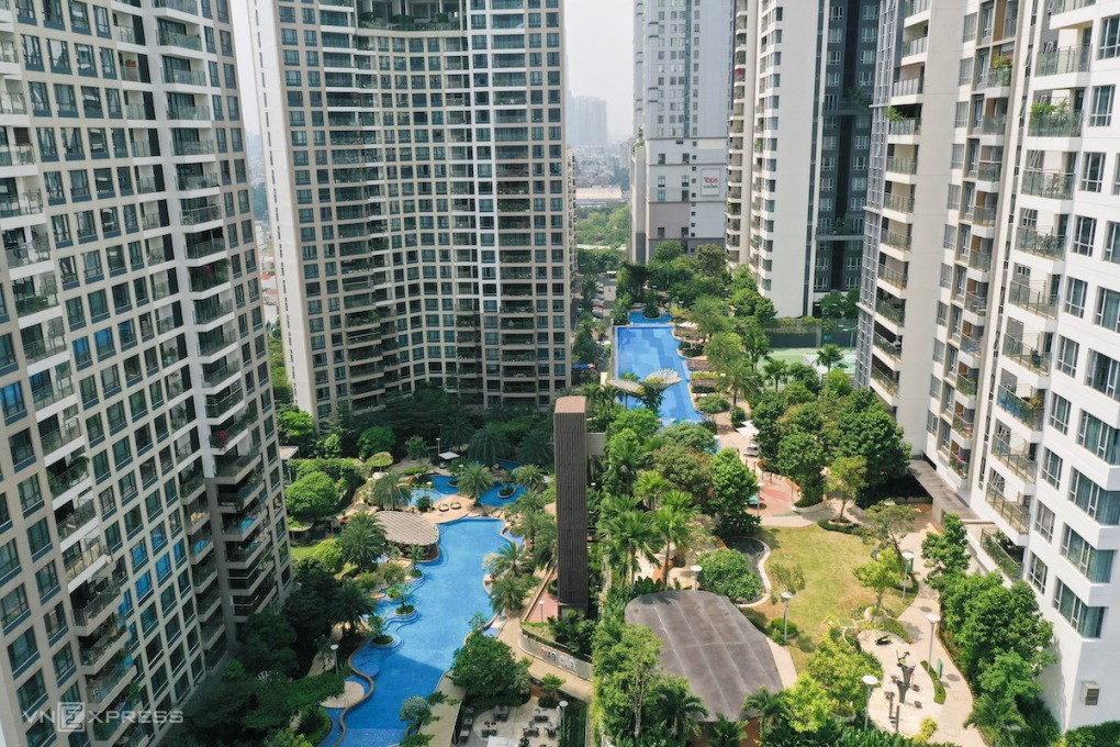 Bất động sản, chung cư, cao ốc dọc theo xa lộ Hà Nội và tuyến Metro số 1, tháng 2/2023. Ảnh: Quỳnh Trần