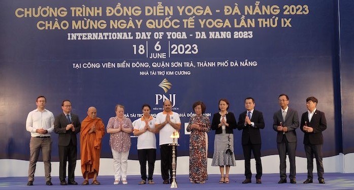 Giới thiệu các giá trị văn hóa Ấn Độ với nhân dân Đà Nẵng thông qua chương trình đồng diễn Yoga