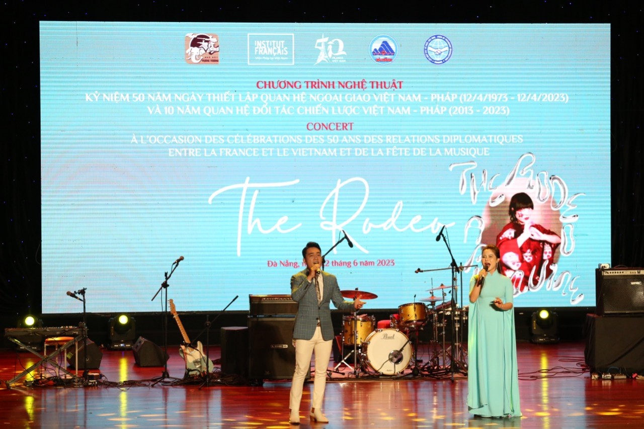 Đêm Giao lưu âm nhạc Việt Nam - Pháp thu hút hơn 1.500 người tham dự