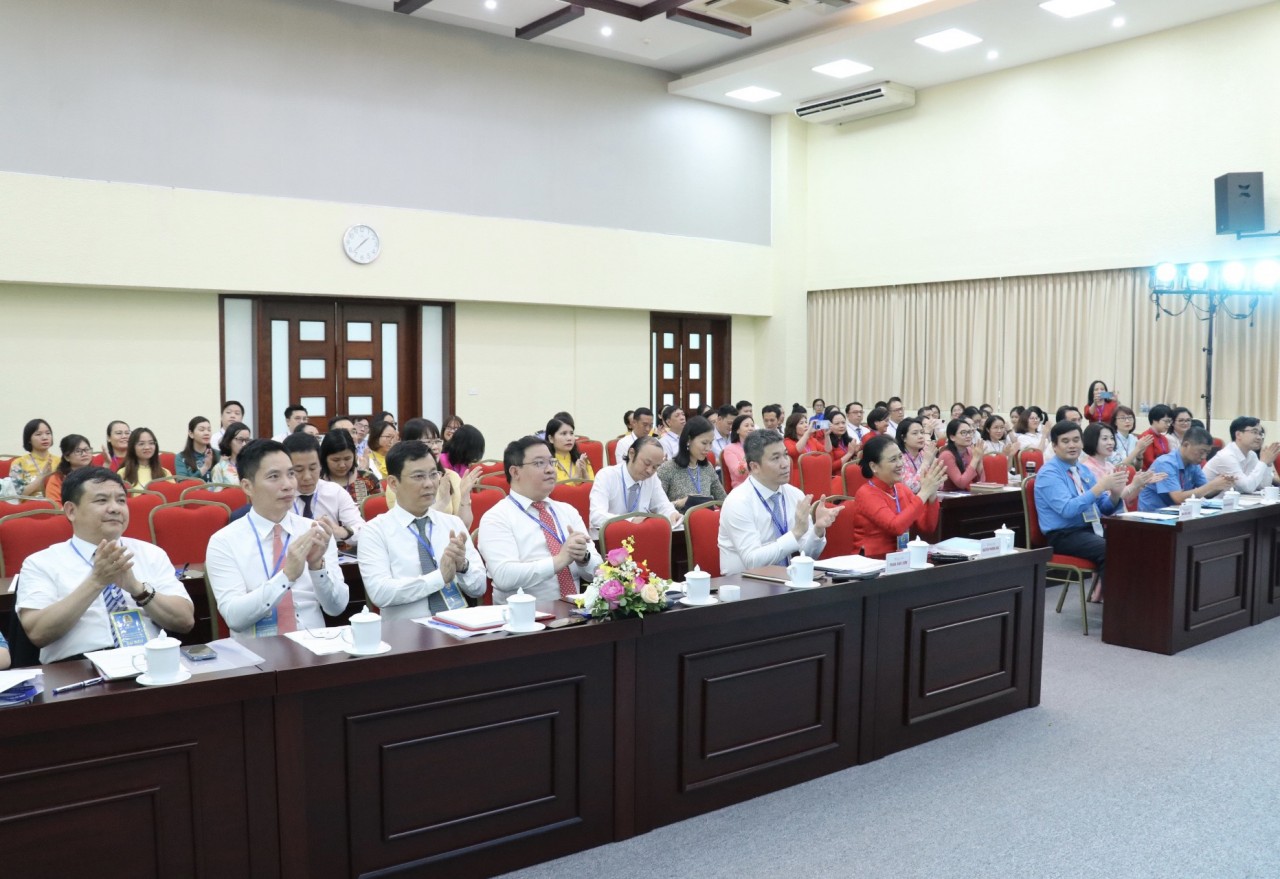 Tham dự Đại hội Công đoàn Liên hiệp các tổ chức hữu nghị Việt Nam lần thứ X, nhiệm kỳ 2023 - 2028 100 đại biểu, đại diện cho 116 công đoàn viên.