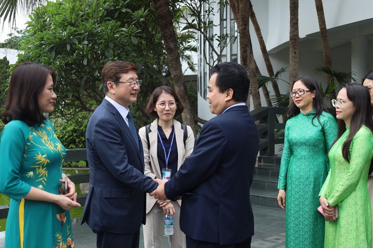 Bộ trưởng Park Bo Gyoon: sẽ giới thiệu Bảo tàng Dân tộc học Việt Nam cho người dân Hàn Quốc