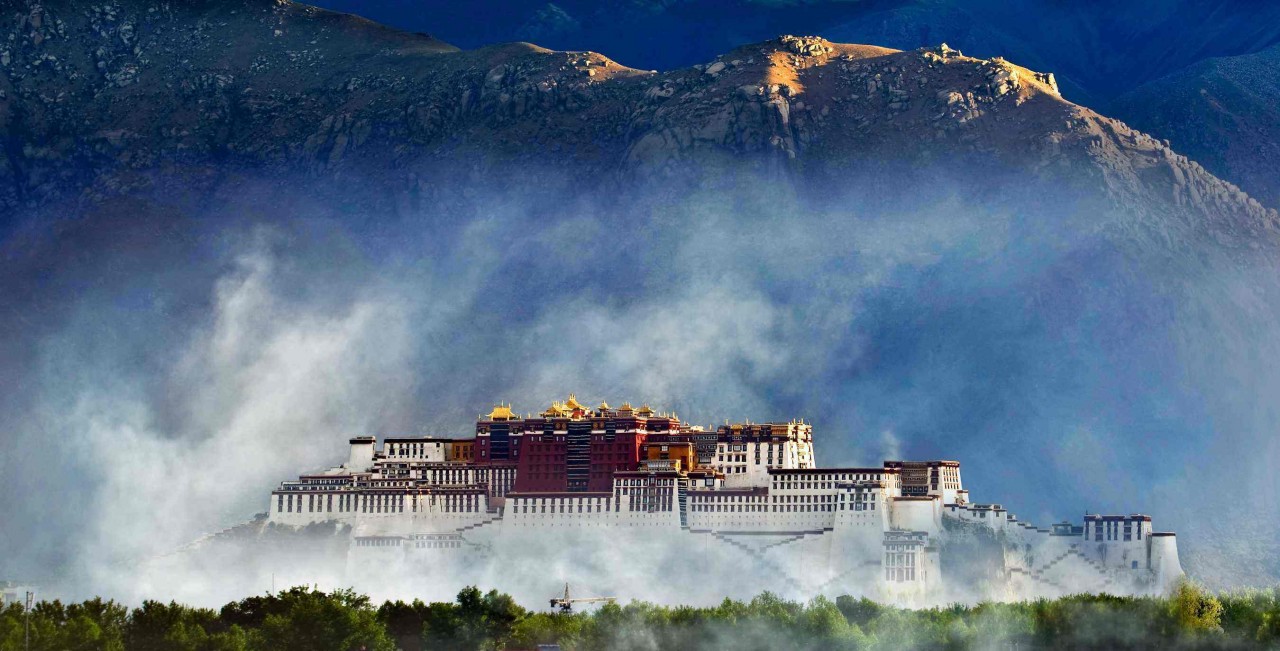 Tây Tạng có cảnh quan thiên nhiên kỳ vĩ và nền văn hóa Phật giáo Tây Tạng phong phú. (Ảnh: Baidu)