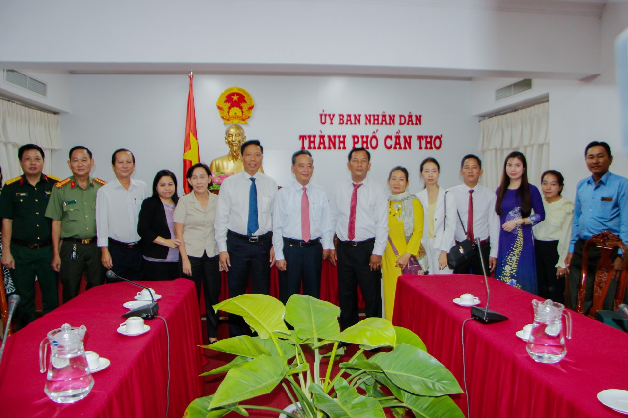 Lãnh đạo Cần Thơ làm việc với Hội Khmer - Việt Nam tại Campuchia