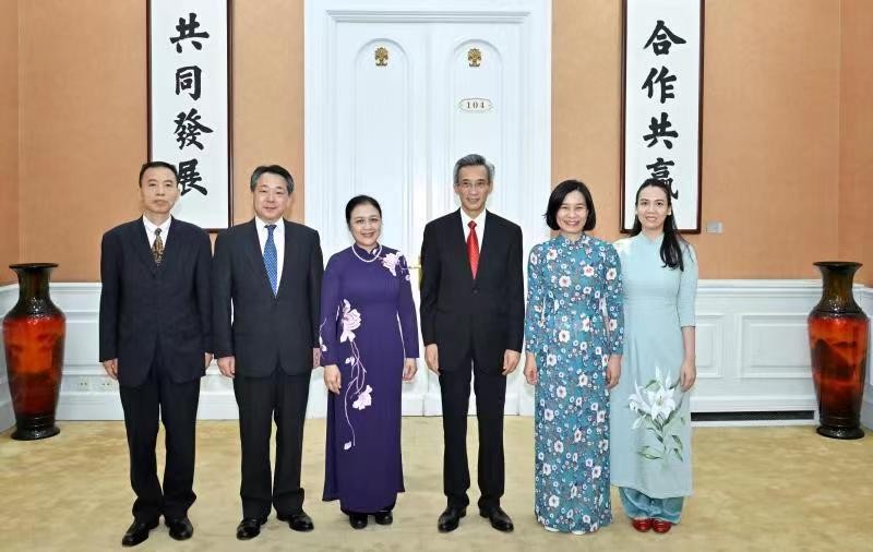 Chủ tịch Liên hiệp các tổ chức hữu nghị Việt Nam gặp gỡ Hội trưởng Hội hữu nghị đối ngoại nhân dân Trung Quốc